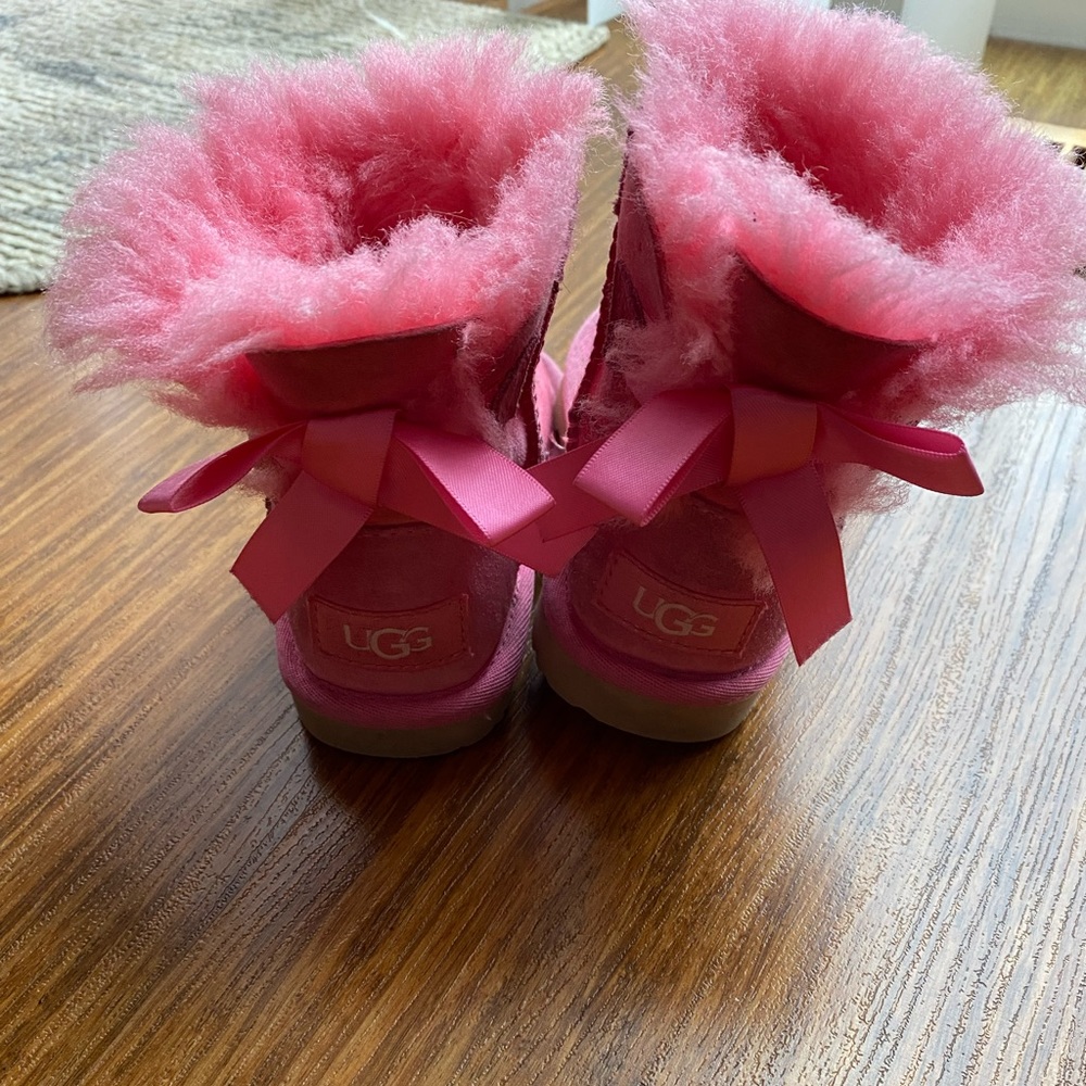 Little girls’ Ugg pink
